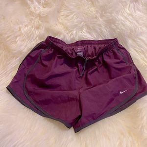 nike tempo dri fit shorts maroon M